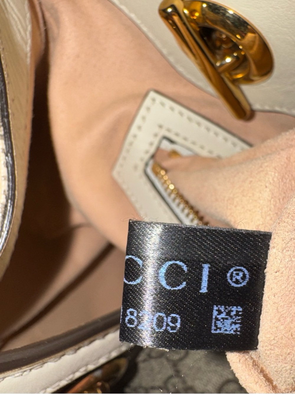 Medium Gucci GG Supreme Canvas Shoulder Bag with White Trim & Gold Hardware - Picture 11 of 11